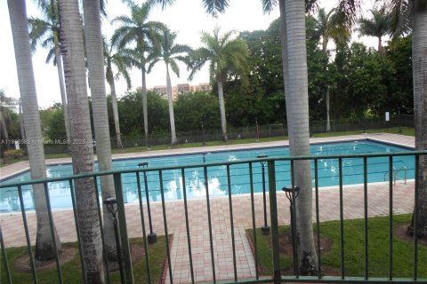 Condo in Miami, Florida, 2 bedrooms  № 1872041 - photo 5