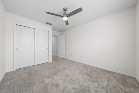 House in Davenport, Florida 4 bedrooms, 172.98 sq.m. № 2258341 - photo 12