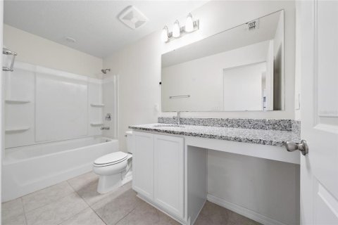 House in Davenport, Florida 4 bedrooms, 172.98 sq.m. № 2258341 - photo 21