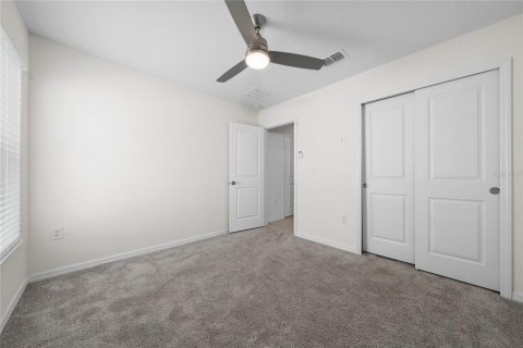 House in Davenport, Florida 4 bedrooms, 172.98 sq.m. № 2258341 - photo 11