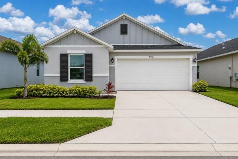 House in Davenport, Florida 4 bedrooms, 172.98 sq.m. № 2258341