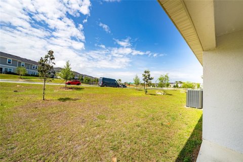 House in Davenport, Florida 4 bedrooms, 172.98 sq.m. № 2258341 - photo 26