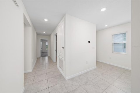 House in Davenport, Florida 4 bedrooms, 172.98 sq.m. № 2258341 - photo 20