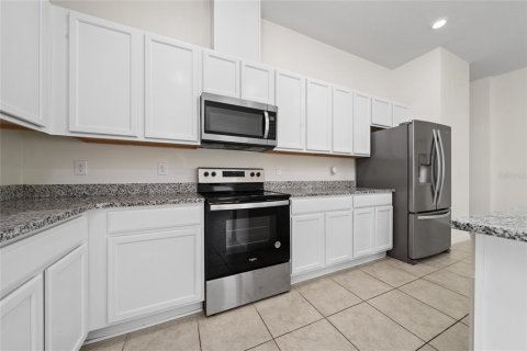 House in Davenport, Florida 4 bedrooms, 172.98 sq.m. № 2258341 - photo 6