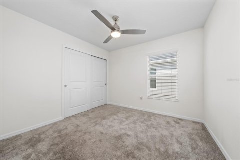 House in Davenport, Florida 4 bedrooms, 172.98 sq.m. № 2258341 - photo 17