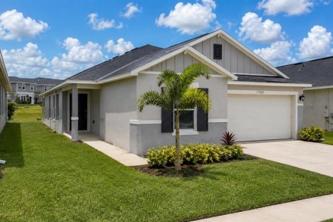House in Davenport, Florida 4 bedrooms, 172.98 sq.m. № 2258341 - photo 3