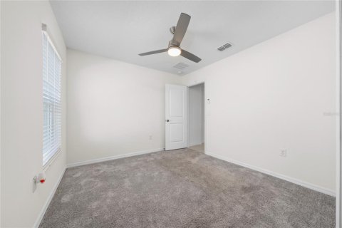House in Davenport, Florida 4 bedrooms, 172.98 sq.m. № 2258341 - photo 19