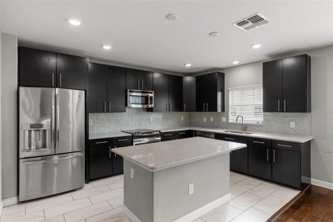 Touwnhouse à louer à Tampa, Floride: 4 chambres, 234.67 m2 № 1909328 - photo 13