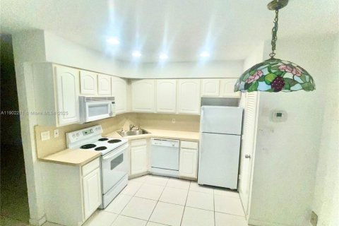 Condo in Fort Lauderdale, Florida, 3 bedrooms  № 1955996 - photo 18