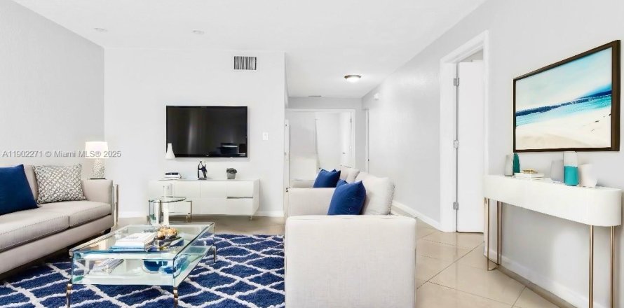 Condo in Fort Lauderdale, Florida, 3 bedrooms № 1955996