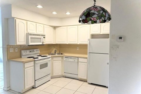 Condo in Fort Lauderdale, Florida, 3 bedrooms  № 1955996 - photo 21