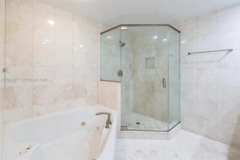 Copropriété à louer à Miami, Floride: 2 chambres, 144.74 m2 № 2404257 - photo 12