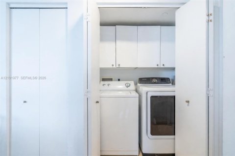 Copropriété à louer à Miami, Floride: 2 chambres, 144.74 m2 № 2404257 - photo 19