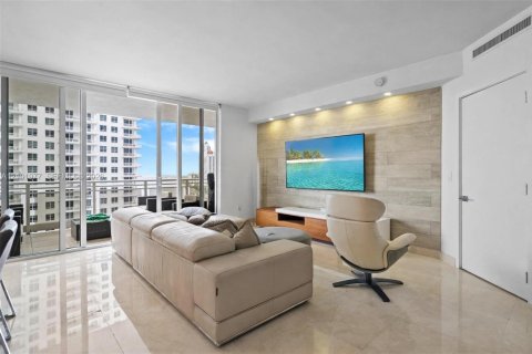 Copropriété à louer à Miami, Floride: 2 chambres, 144.74 m2 № 2404257 - photo 3