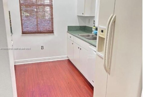 Купить таунхаус в Хомстед, Флорида 3 спальни, 120.59м2, № 2074963 - фото 6