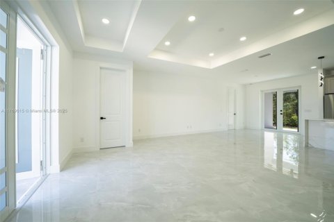 House in Lehigh Acres, Florida 4 bedrooms, 174.84 sq.m. № 1731225 - photo 5