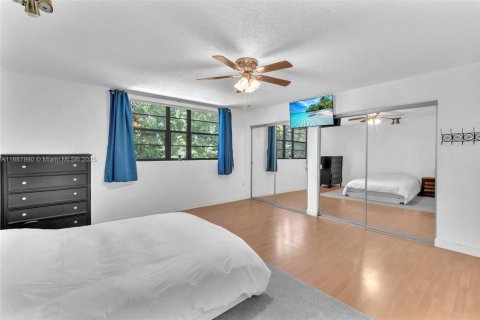 Copropriété à vendre à Doral, Floride: 2 chambres, 157.93 m2 № 1942221 - photo 12