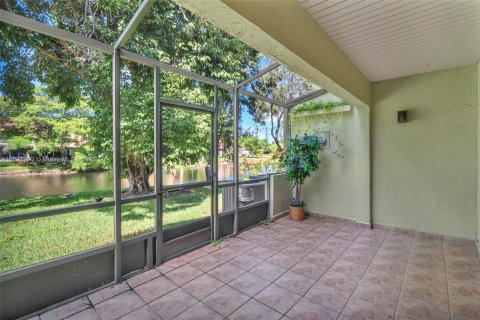 Copropriété à vendre à Doral, Floride: 2 chambres, 157.93 m2 № 1942221 - photo 25