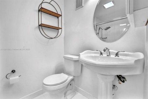 Copropriété à vendre à Doral, Floride: 2 chambres, 157.93 m2 № 1942221 - photo 18