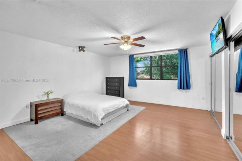 Copropriété à vendre à Doral, Floride: 2 chambres, 157.93 m2 № 1942221 - photo 11