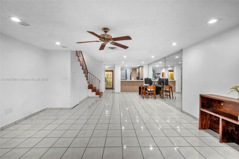Copropriété à vendre à Doral, Floride: 2 chambres, 157.93 m2 № 1942221 - photo 7
