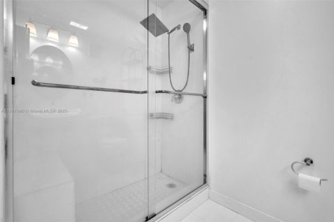 Copropriété à vendre à Doral, Floride: 2 chambres, 157.93 m2 № 1942221 - photo 19