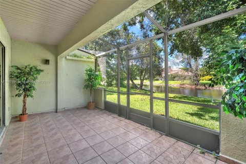 Copropriété à vendre à Doral, Floride: 2 chambres, 157.93 m2 № 1942221 - photo 24