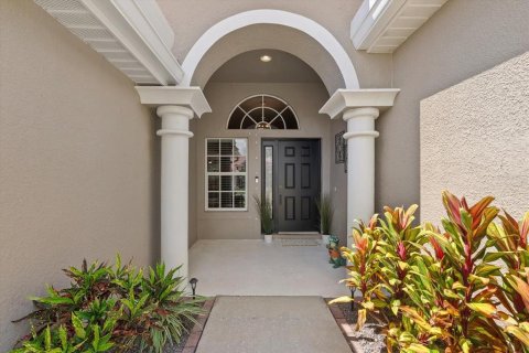 House in Bradenton, Florida 4 bedrooms, 207.26 sq.m. № 2147541 - photo 4