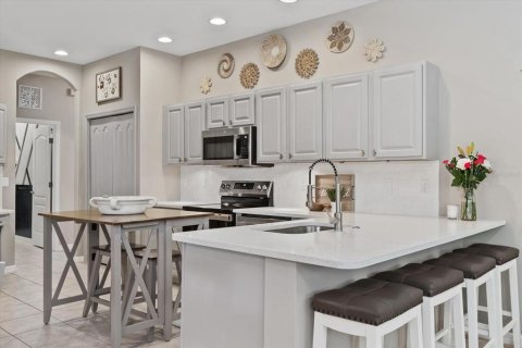 House in Bradenton, Florida 4 bedrooms, 207.26 sq.m. № 2147541 - photo 10