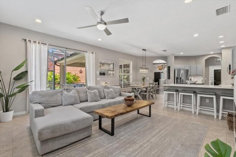 House in Bradenton, Florida 4 bedrooms, 207.26 sq.m. № 2147541 - photo 19