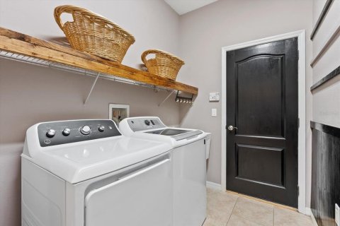 House in Bradenton, Florida 4 bedrooms, 207.26 sq.m. № 2147541 - photo 30