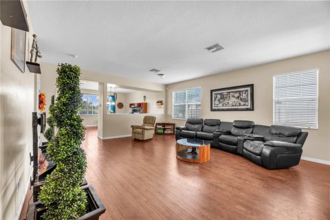 Villa ou maison à vendre à Land O' Lakes, Floride: 4 chambres, 246.38 m2 № 2419815 - photo 8