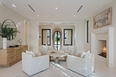 House in Palm Beach, Florida 6 bedrooms, 653.47 sq.m. № 2087753 - photo 16