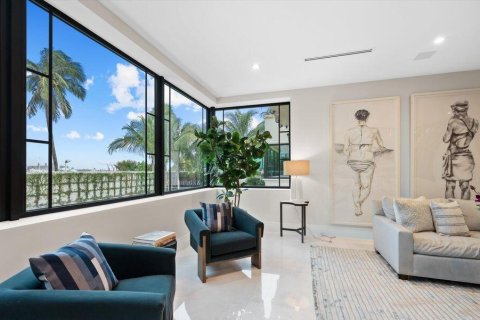 House in Palm Beach, Florida 6 bedrooms, 653.47 sq.m. № 2087753 - photo 18