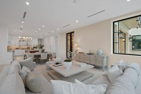House in Palm Beach, Florida 6 bedrooms, 653.47 sq.m. № 2087753 - photo 24