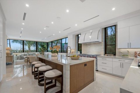 House in Palm Beach, Florida 6 bedrooms, 653.47 sq.m. № 2087753 - photo 19