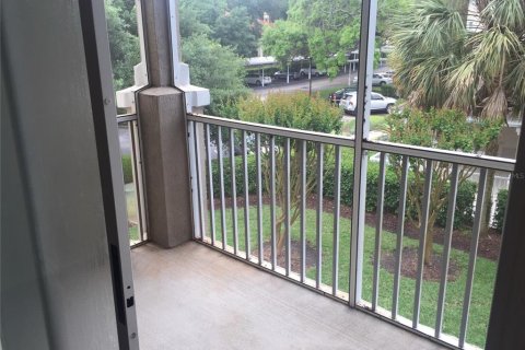 Condo in Orlando, Florida, 3 bedrooms  № 1910462 - photo 9