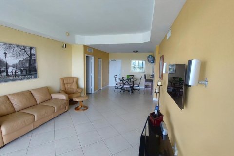 Copropriété à louer à Miami Beach, Floride: 2 chambres, 110.55 m2 № 1698697 - photo 10