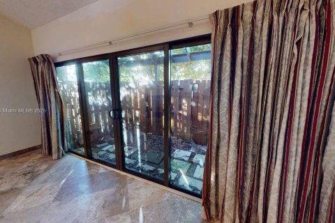 Touwnhouse à vendre à Davie, Floride: 2 chambres, 124.12 m2 № 1974606 - photo 13