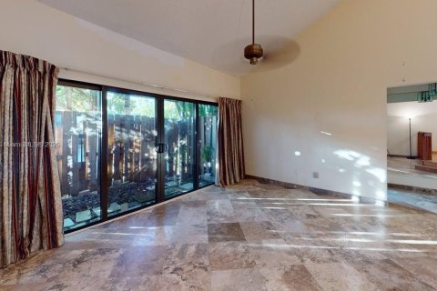 Touwnhouse à vendre à Davie, Floride: 2 chambres, 124.12 m2 № 1974606 - photo 12