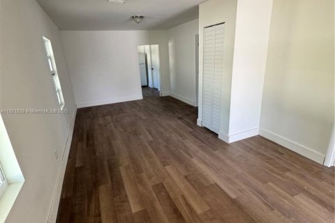 Villa ou maison à vendre à Miami, Floride: 4 chambres, 104.79 m2 № 1975727 - photo 7