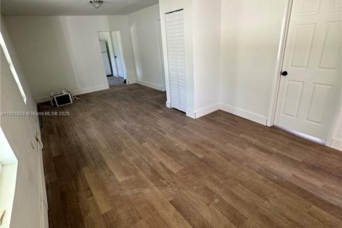 Villa ou maison à vendre à Miami, Floride: 4 chambres, 104.79 m2 № 1975727 - photo 6