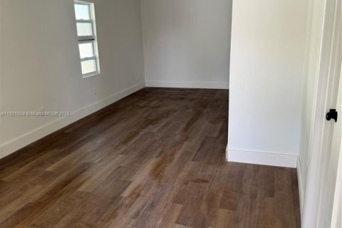 Villa ou maison à vendre à Miami, Floride: 4 chambres, 104.79 m2 № 1975727 - photo 9