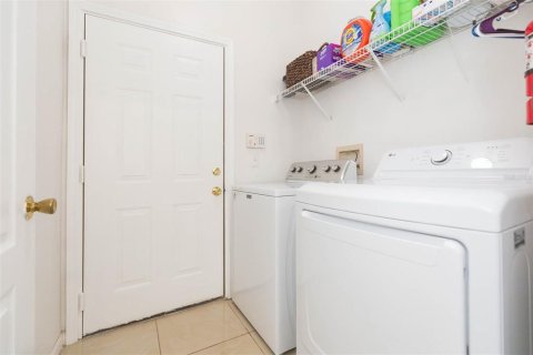 Condo in Tampa, Florida, 2 bedrooms  № 1722166 - photo 28