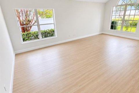 House in Maitland, Florida 4 bedrooms, 213.21 sq.m. № 2408642 - photo 8