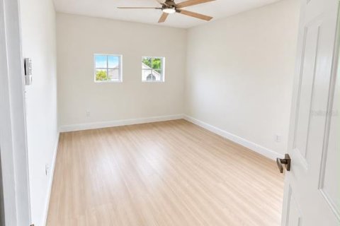 House in Maitland, Florida 4 bedrooms, 213.21 sq.m. № 2408642 - photo 10