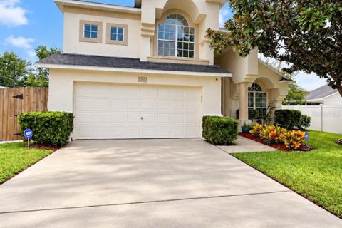 House in Maitland, Florida 4 bedrooms, 213.21 sq.m. № 2408642