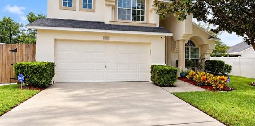 House in Maitland, Florida 4 bedrooms, 213.21 sq.m. № 2408642