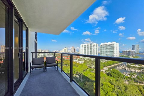 Снять в аренду кондоминиум в Авентура, Флорида 2 спальни, 126.35м2, № 1954301 - фото 2