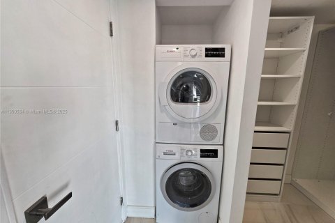Снять в аренду кондоминиум в Авентура, Флорида 2 спальни, 126.35м2, № 1954301 - фото 9